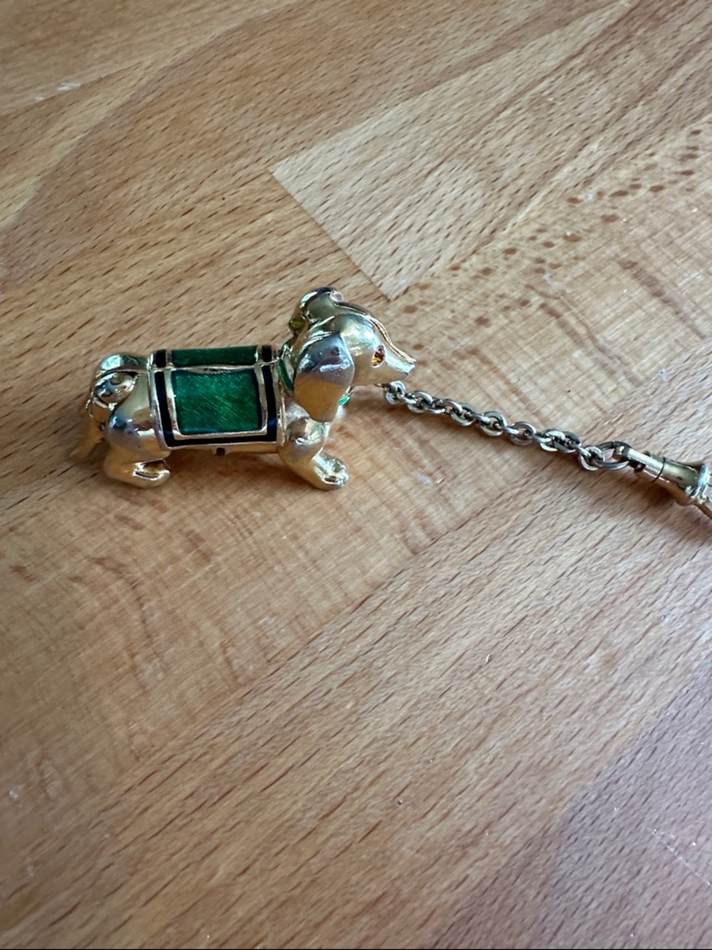 Vintage rare Estée Lauder Gold-tone Dachshund Keychain charm had perphume in it